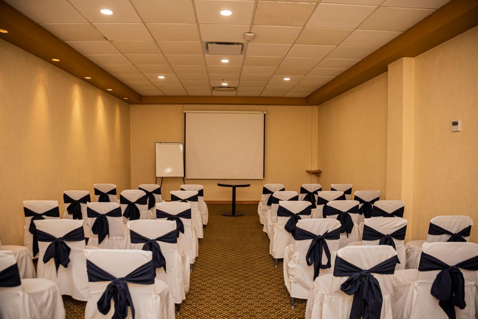 Holiday Inn La Piedad By Ihg Exterior foto